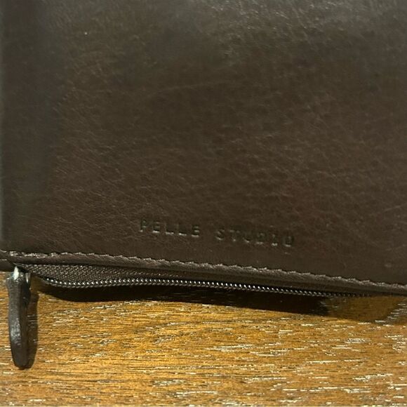 Pelle Studio Leather Crossbody Bag - Picture 4 of 7